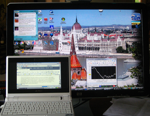 Should You Redesign Your Website to 800x600 – Or Wait For Netbook Makers to Wake Up and Give Us Decent Screens?