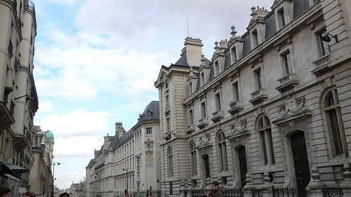The right to Forget Law being pondered in France